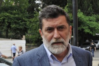 aravin-aravis-ar-garicxavs-es-sakiTxi-ar-iyo-ganxilvis-Tema-sxva-mwvave-problemebi-iyo-romelzec-saubari-gvqonda