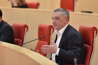 gundSi-azrTa-sxvadasxvaoba-pirvelad-ar-aris-problema-sxva-ramea