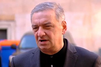 gundidan-gamoyofili-adamianebis-gancxadebebi-populisturi-iyo