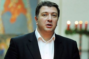 Cven-gvyavs-gamorCeulad-umwifari-parlamentis-Tavmjdomare-romelic-faqtebiT-Jongliorobs-da-atyuebs-sazogadoebas