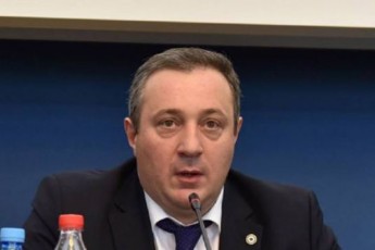 akaki-zoiZe-mimarTavs-mTavrobas-rom-xeliT-Sesaxvev-Tambaqozec-gaizardos-fasi