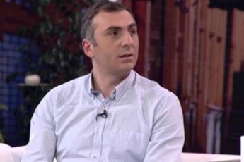 sasacilo-kaci-brundeba-politikaSi-romelic-gagvarTobs-da-mere-xelfasi-unda-vuxadoT-magaSi