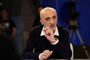 kobaxiZes-viRaca-raRacas-Caugdebs-mesijboqsSi-esec-kamerasTan-dadgeba-da-imas-ityvis