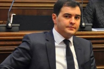 me-mimaCnia-rom-qalbaton-ekas-arc-keTilsindisiereba-gaaCnia-da-arc-kompetencia