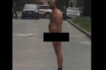 TbilisSi-parlamentis-win-mamakaci-gaSiSvlda-da-200-lariani-jarimac-miiRo