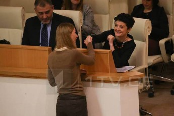 mzad-var-davicva-Tea-wulukiani-rogorc-qali-Tu-nebismieri-politikuri-kuTvnilebis-lideri-miayenebs-Seuracxyofas
