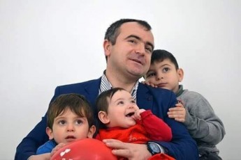 vin-aris-advokati-romelsac-cixidan-kanonieri-qurdebi-gamohyavs