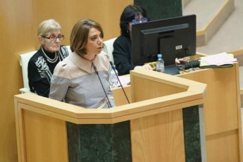 rodis-SeicvaleT-nacmoZraobis-xelisuflebaze-azri-