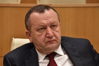 rodesac-parlamentis-Tavmjdomares-uknidan-eparebiT--am-dros-kacia-adamiani-Tu-trki