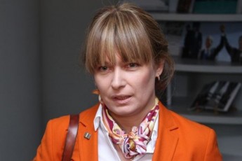 sandra-rulovsi-zviadistebs-emliqvneleba