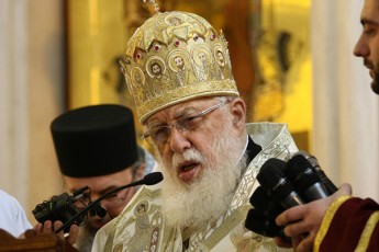mZimea-zviad-gamsaxurdias-jvari-magram-RvTis-madliT-man-bevri-sikeTe-gaakeTa-Cveni-erisTvis