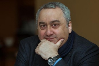 amdeni-gulSematkivari-Tu-hyavda-cxonebul-zviads-mis-winaaRgmdeg-omi-vin-daiwyo-maSin