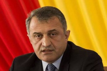 salome-zurabiSvilma-saqarTvelos-cxovrebaze-xom-araferi-icis-ar-mgonia-rom-mas-iseTi-cudi-cxovreba-hqonda