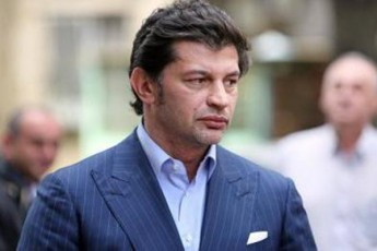 es-kadrebi-rom-vnaxe-telefoni-gamivarda-xelidan---ram-gaaogna-kalaZe