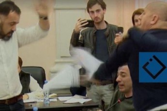 gairkva-baTumeli-deputatebis-cema-tyepis-mizezi-terenti-graneli-poeti-iyo-Tu-prozaikosi