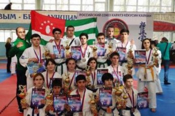 ruseTSi-afxaz-sportsmenebs-afxazuri-simbolikis-dafarva-mosTxoves