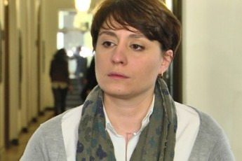 es-politikuri-saflavia---elene-xoStaria-naTia-kapanaZis-gadayenebaze