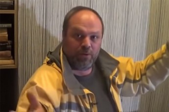 rogor-hyavs-gamwarebuli-am-magar-adamians-es-regveni-nexvisWiebi-Tavisi-sidinjiT-siqveliT-da-gonierebiT