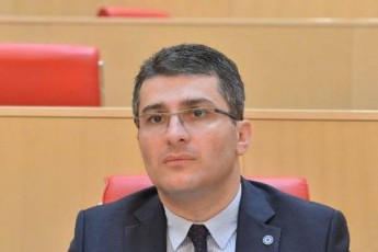 levan-koberiZes-hqonda-Sansi-ar-aewyo-fexi-subieqturi-interesebiT-moZravi-politikosebisTvis