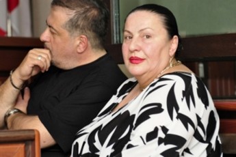 prostituciis-xelSewyobis-braldebiT-ramdenime-sastumros-maT-Soris-sastumro-mamidas-mflobeli-roena-xucurauli-daakaves