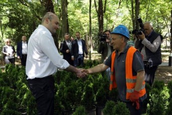 premierma-da-qarTuli-ocnebis-kandidatma-zugdidSi-mimdinare-proeqtebi-daaTvalieres