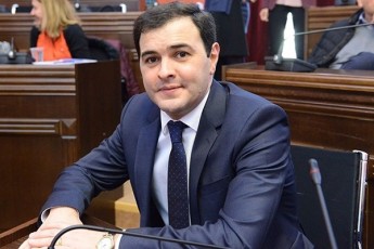 deputati-vano-zardiaSvili-naxevarmilionian-qonebas-savaraudod-mZRolis-saxelze-malavs