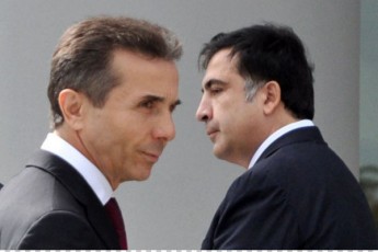 gamokiTxvis-mTavari-narativi---saakaSvilis-reitingis-zrda-ivaniSvilis-reitingis-klebis-fonze