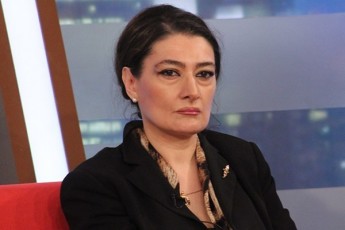 unda-daviZraT-da-CamovdgeT-rusTavelze