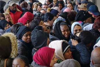 parizis-Sarl-de-golis-aeroportSi-migrantebma-saprotesto-aqcia-gamarTes