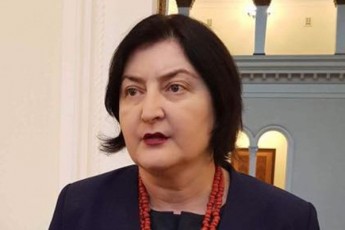 saqarTveloSi-10-politikosidan-8-Sizofrenikia