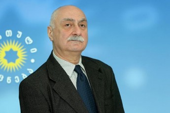 lado-kaxaZes-ar-aqvs-pasuxebi-arc-sasamarTloze-arc-ekonomikur-sakiTxebze-da-saerTod-araferze