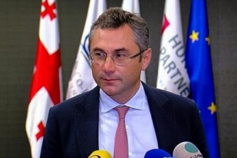 imedis-mflobels-irakli-ruxaZes-britaneTis-sasamarTlom-350-milioni-dolaris-gadaxda-daakisra