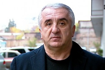 mixeil-saakaSvils-vano-merabiSvilsa-da-erekle-koduas-valeri-gelaSvilisTvis-soliduri-Tanxis-gadaxda-daekisraT
