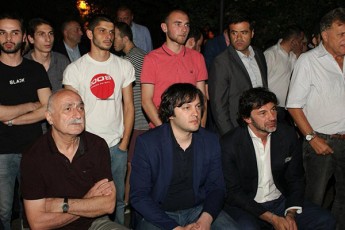 lado-kaxaZe-partiis-liderebTan-erTad-CempionTa-ligis-finaluri-matCis-reportaJs-daeswro