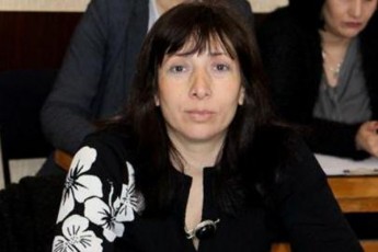nana-kostava-sakrebulodan-ar-wava-Cemma-amomrCevelma-miTxra-gogo-sad-midixaro