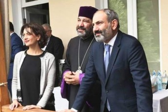 paSinianis-saidumlo-viziti-TbilisSi--raze-esaubra-somxeTis-prezidenti-ivaniSvils
