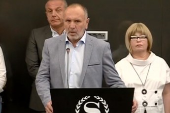 Cveni-mTavari-mteri-aris-biZina-ivaniSvili-magram-oligarqebis-dro-wavida