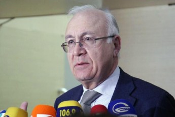 msoflioSi-yvelaze-didi-saxelmwifo-milioniani-armiiT-da-birTvuli-iaraRiT-mezoblebs-aseTi-eniT-ar-unda-elaparakebodes