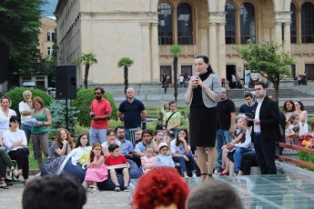 madloba-baton-elguja-gociriZes-romelic-dReisTvis-ukve-100-ze-met-moswavles-da-students-yovelTviuri-stipendiebiT-afinansebs