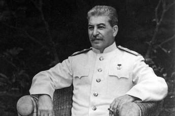 terorists-stalinis-da-miqoianis-manqanebi-erTmaneTSi-aeria