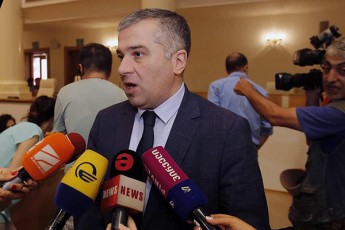 dRes-davinaxeT-rom-yovelgvari-tankis-da-jaris-gareSe-moxda-ruseTis-mxridan-saqarTvelos-okupacia