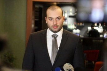 srulad-viziareb-qarTuli-sazogadoebis-samarTlian-protests-da-mivmarTav-organizatorebs-dauyovnebliv-gaakeTon-ganmartebebi