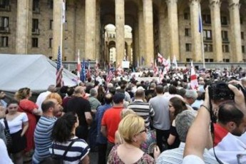 ultimatumi-mTavrobas-erT-saaTSi-unda-gadadgnen-kobaxiZe-gaxaria-da-gomelauri