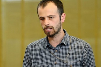 politikosebma-erTmaneTs-Seatoves-demonstrantebi-da-policia