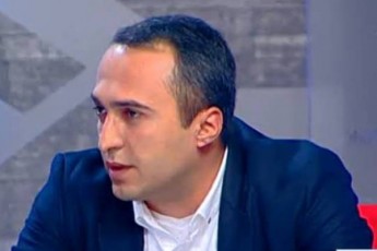 gavrilovze-naklebi-riT-gamodixarT-ratom-ar-afurTxes-magas-ratom-ar-daakles-buziviT-tribunas