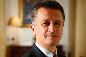 devid-li--parlamentSi-Zaladobrivi-SeWra-da-amaze-mowodebebi-nacmos-mier-ver-pravdeba-dasavleTSi