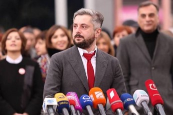 nika-gvaramias-rasistuli-gancxadeba--ratom-ar-moswons-eTnikuri-somxebi-da-azerbaijanelebi-rusTavi-2-is-gendireqtors