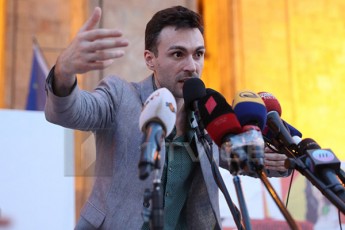 rusTavelze-mimdinare-aqciis-organizatori---momavali-kviridan-salonuri-saubrebi-gveqneba