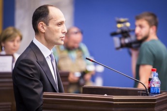 levan-daviTaSvili-ekonomikuri-problemebis-Seqmna-swored-im-politikuri-Zalebis-intreresSia-romlebic-am-procesebis-ukan-dganan