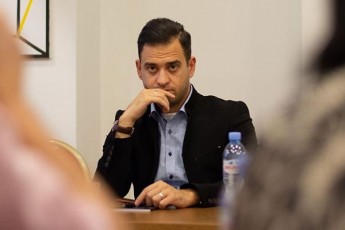 es-provokaciaa-mas-Semdeg-rac-rusTavelze-300-kaci-Seikriba-saWiro-gaxda-daZabulobis-mometeba